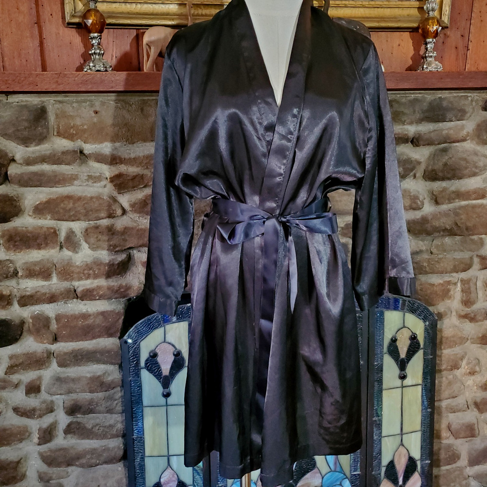 Ambrielle Black Satin Kimono Robe Medium M Short Wrap Loungewear Ribbon Belt